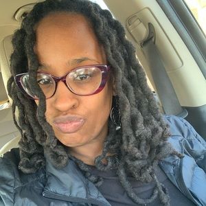 Meet your Posher, Lenora